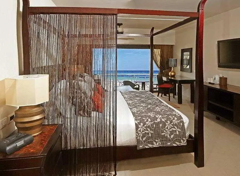 מונטגו ביי Secrets St. James (Adults Only) 5*, מונטגו ביי